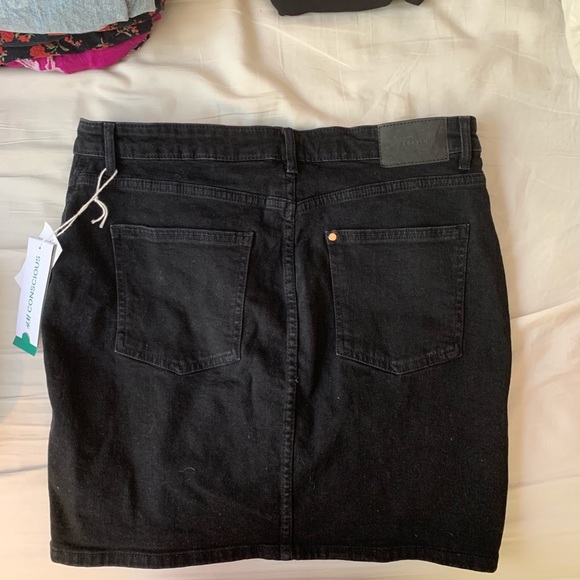 H&M High Waisted Black Denim Skirt - Picture 2 of 2